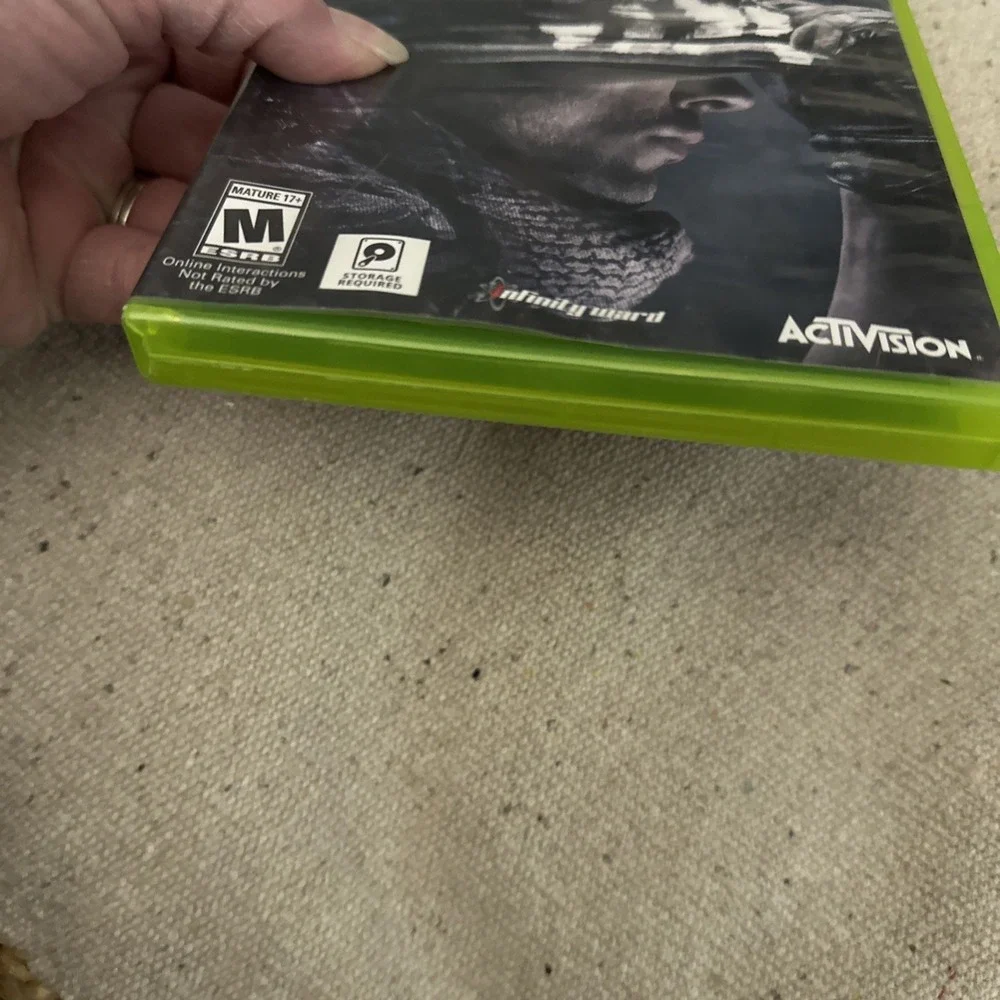 Call of Duty:‎ Ghosts - Xbox 360 2 Disc Set No Manual 2013